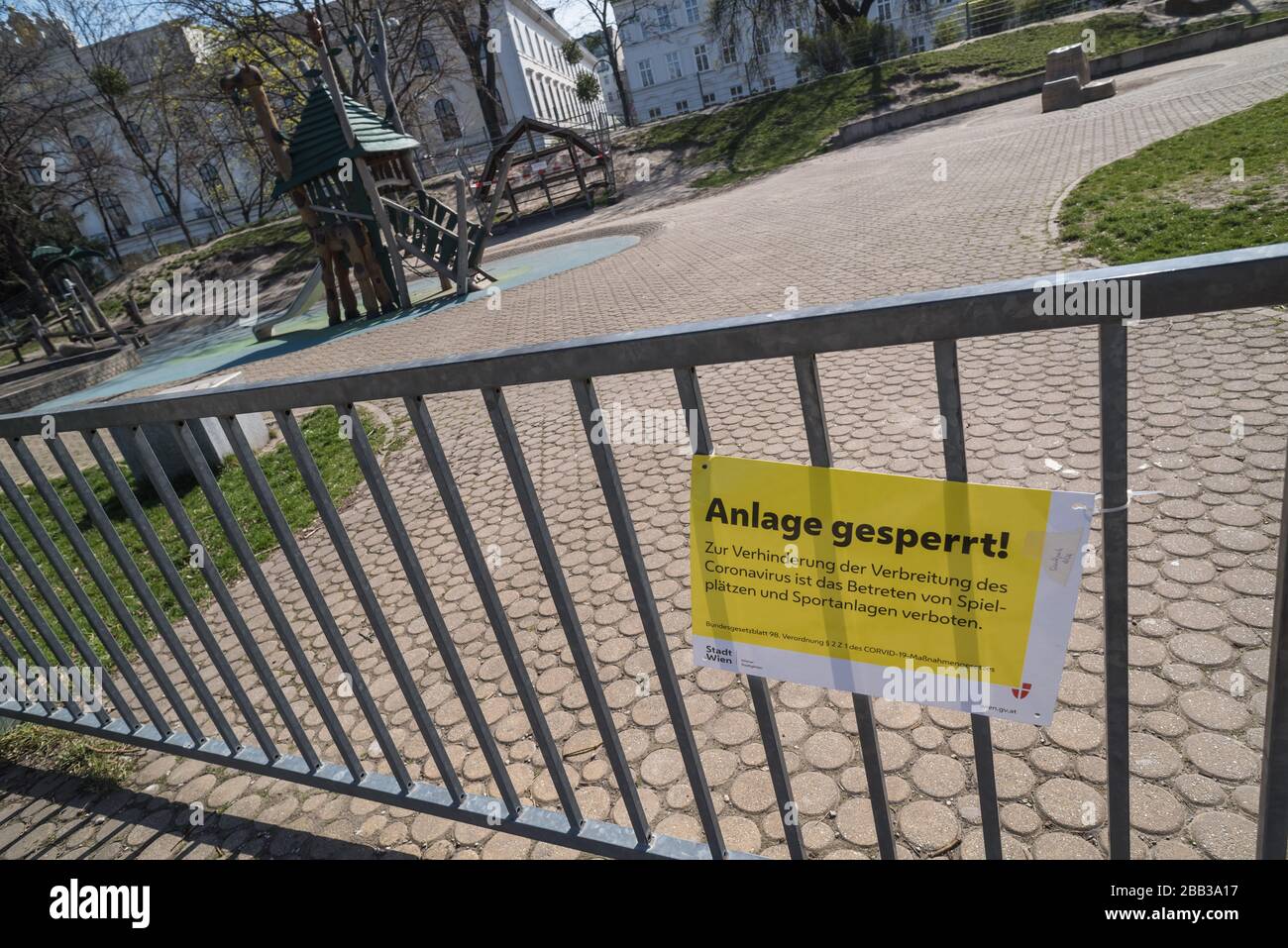 Wien, Maßnahmen gegen die Ausbreitung des Coronavirus, gesperrter Spielplatz - Vienna, action against the spread of Corona Virus, closed playground Stock Photo