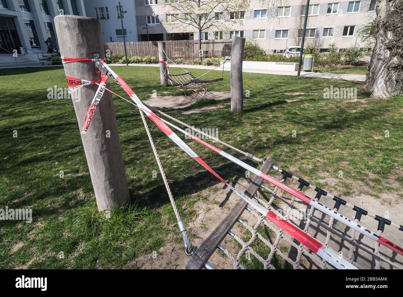 Wien, Maßnahmen gegen die Ausbreitung des Coronavirus, gesperrter Spielplatz - Vienna, action against the spread of Corona Virus, closed playground Stock Photo