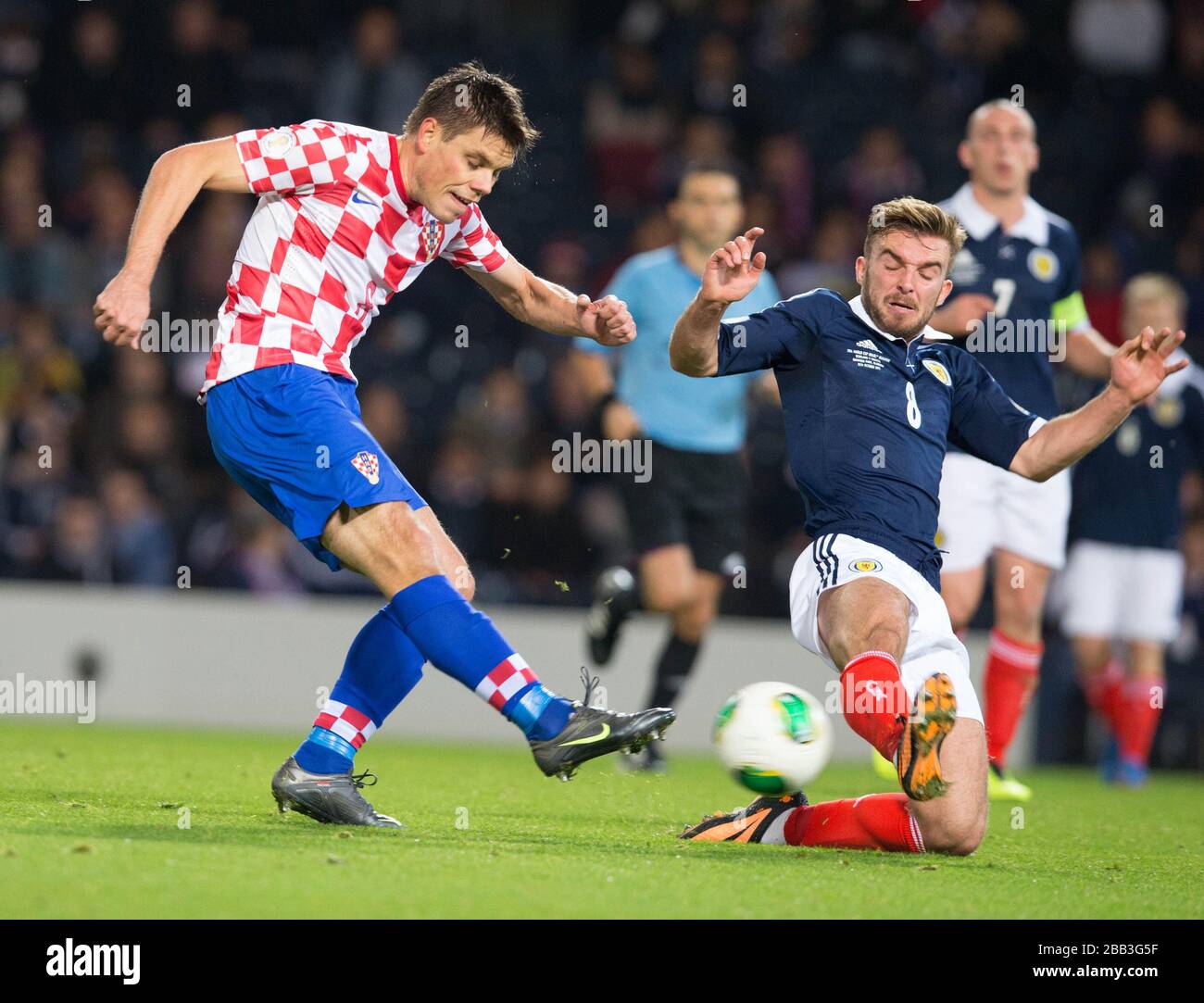 Scotland's James Morrison and Croatia's Ognjen Vukojevic (left) battle for the ball Stock Photo