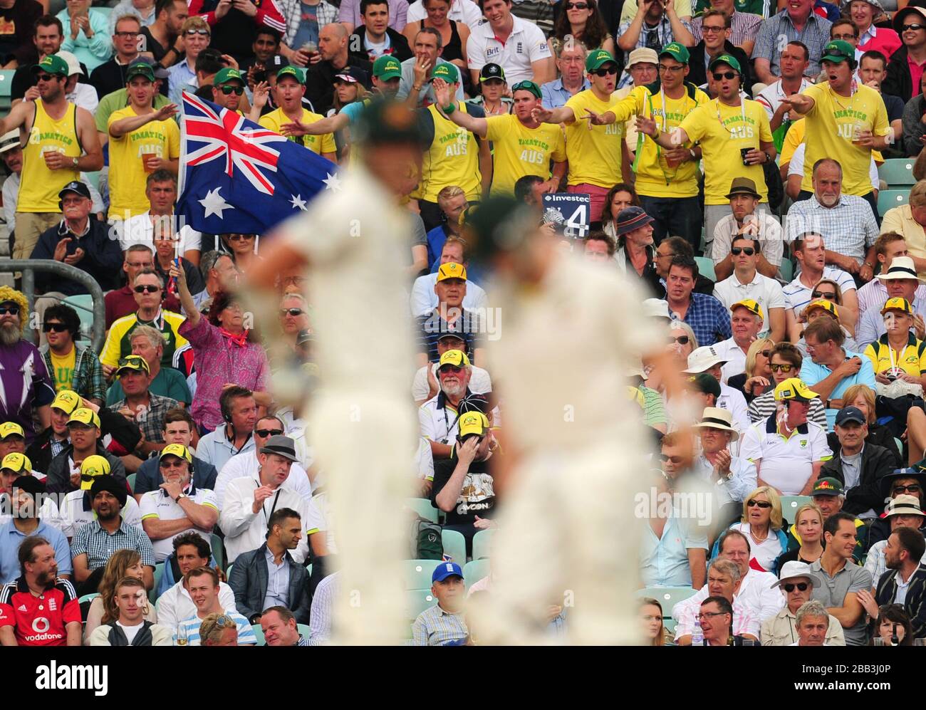 Australian fans signal a four during day two of the Fifth Investec Ashes Test match at The Kia Oval, London. Stock Photo