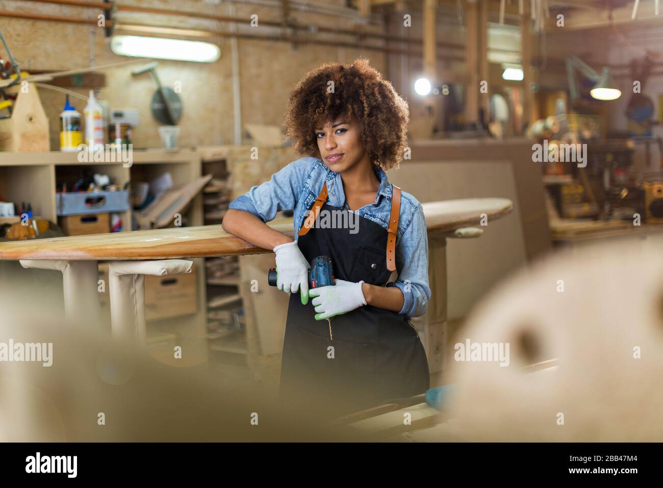 African woman working power tools hi-res stock photography and images ...