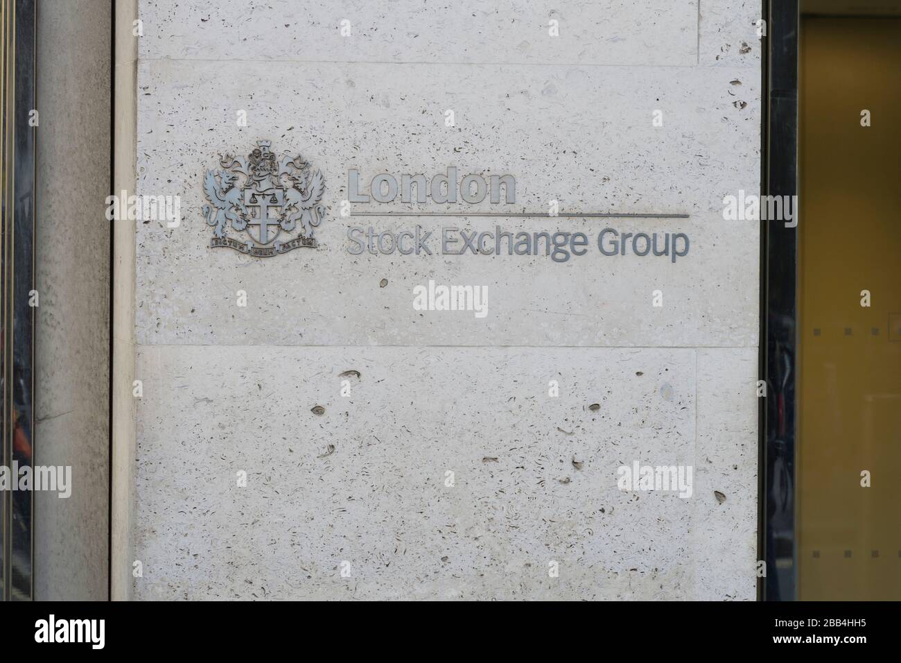 The London Stock Exchange, 10 Paternoster Row, London EC4M 7LS.  Its current premises are situated in Paternoster Square close to St Paul's Cathedral Stock Photo