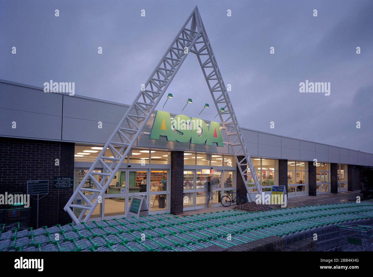 Supermarkets last century hi-res stock photography and images - Alamy