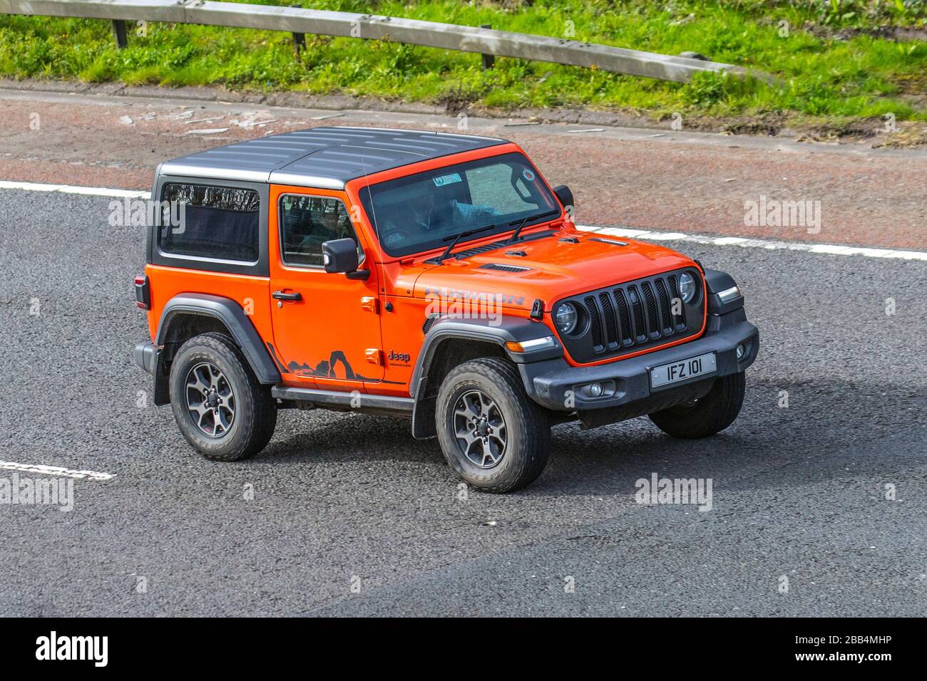2019 orange Jeep Wrangler Rubicon Auto; Vehicular traffic moving vehicles,  vehicle driving, roads, motors, motoring on the M6 motorway highway Stock  Photo - Alamy