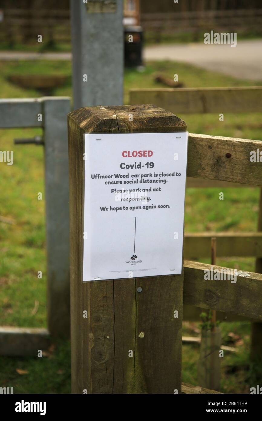 Car park closed sign at Uffmore wood, Halesowen, West midlands, England ...