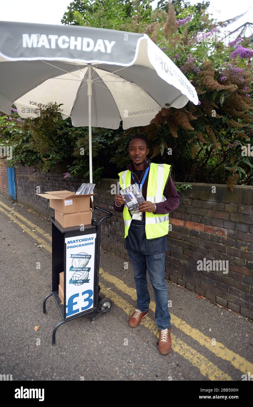 Programme Seller Football programme seller uk hi-res stock photography and images - Alamy