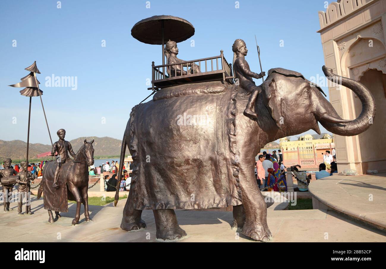 king procession statues at near Man Sagar Lake in Jaipur city Stock Photo