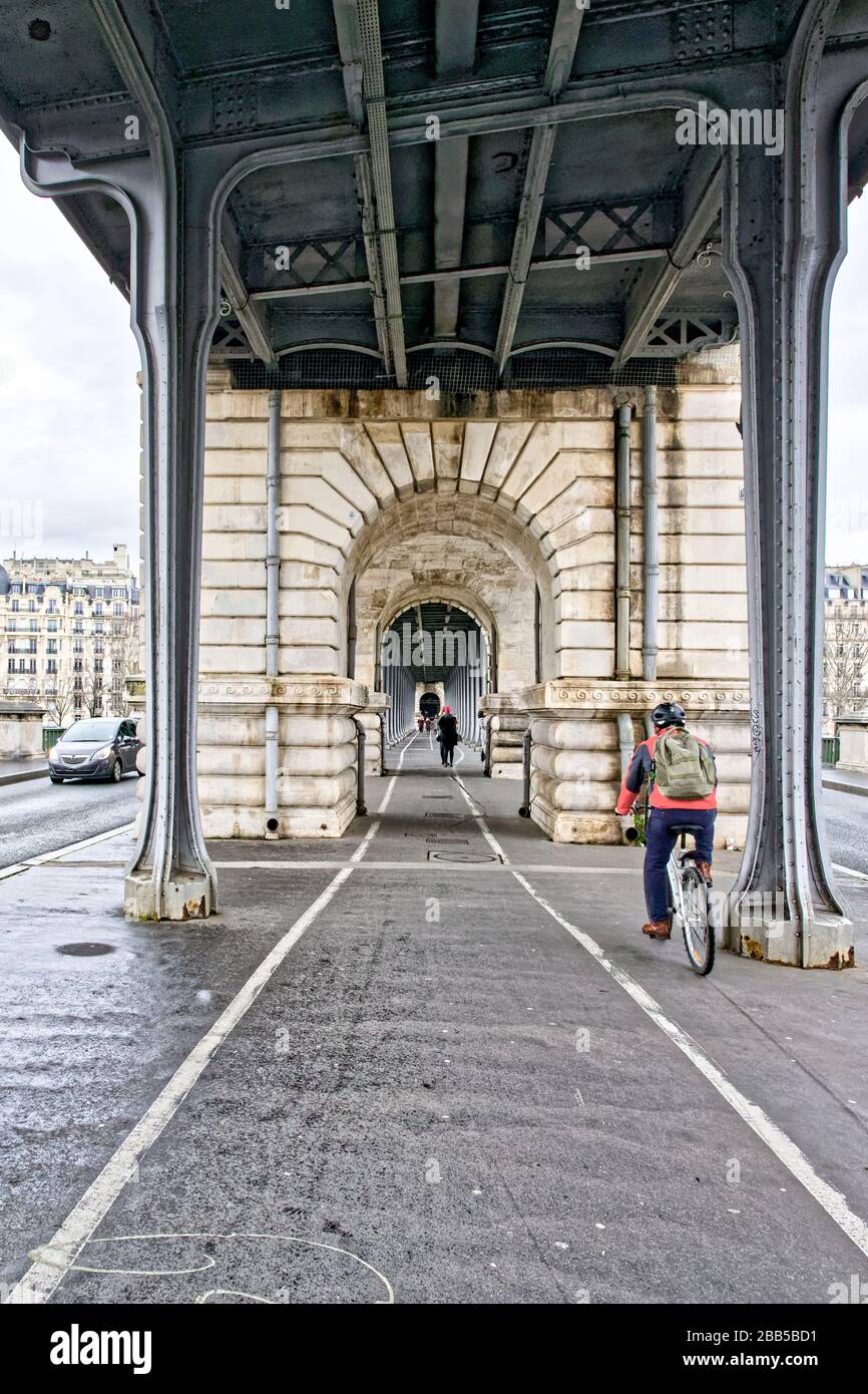 Bir Hakeim bridge in paris Stock Photo