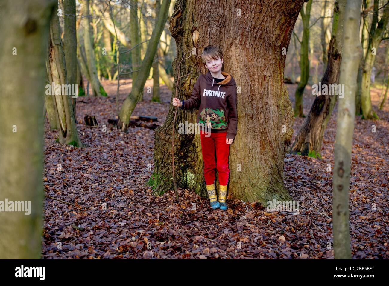 25/12/2019.  ©Licensed to Parsons Media Ltd. London, United Kingdom.Isaac 7 playing in a den in Epping Forest on Christmas Day morning 2019 Picture by Andrew Parsons / Parsons Media Stock Photo