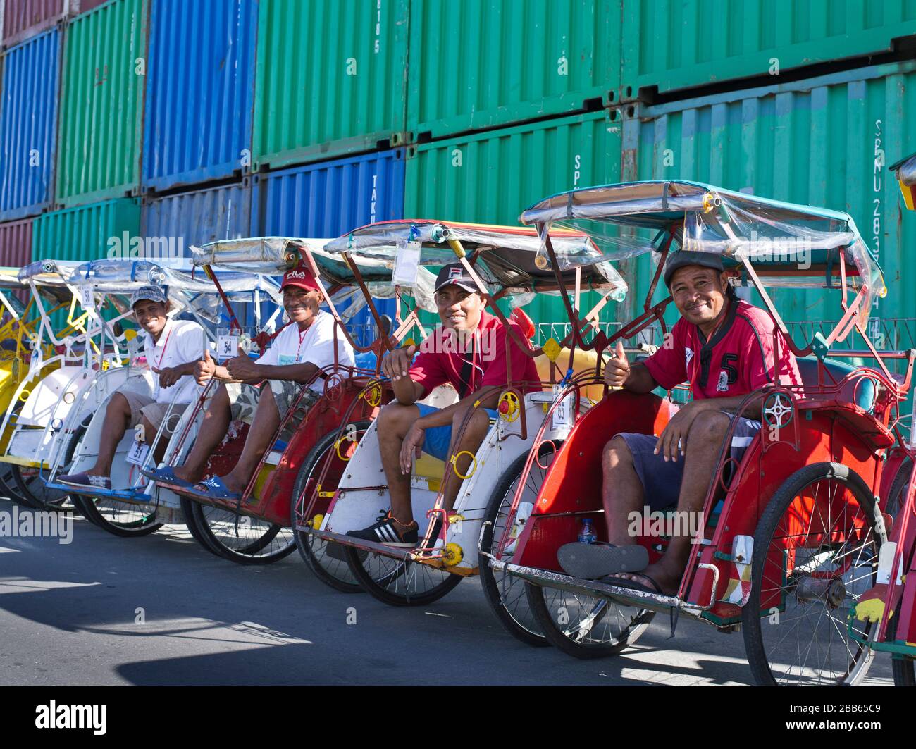 dh Local Becak taxi drivers AMBON MALUKU INDONESIA Waiting driver in