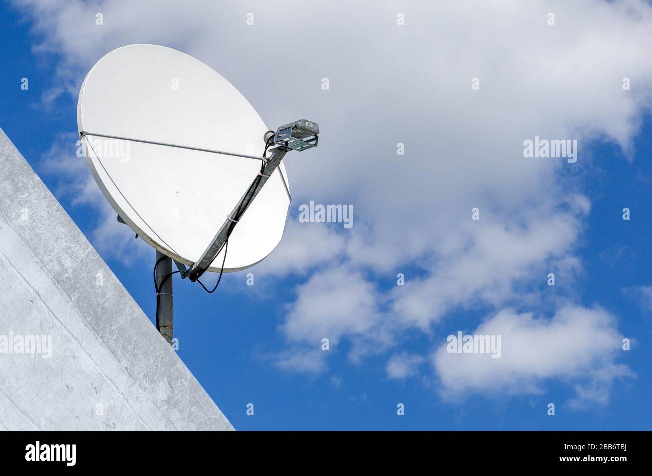 Satellite dish icon sign hi-res stock photography and images - Alamy