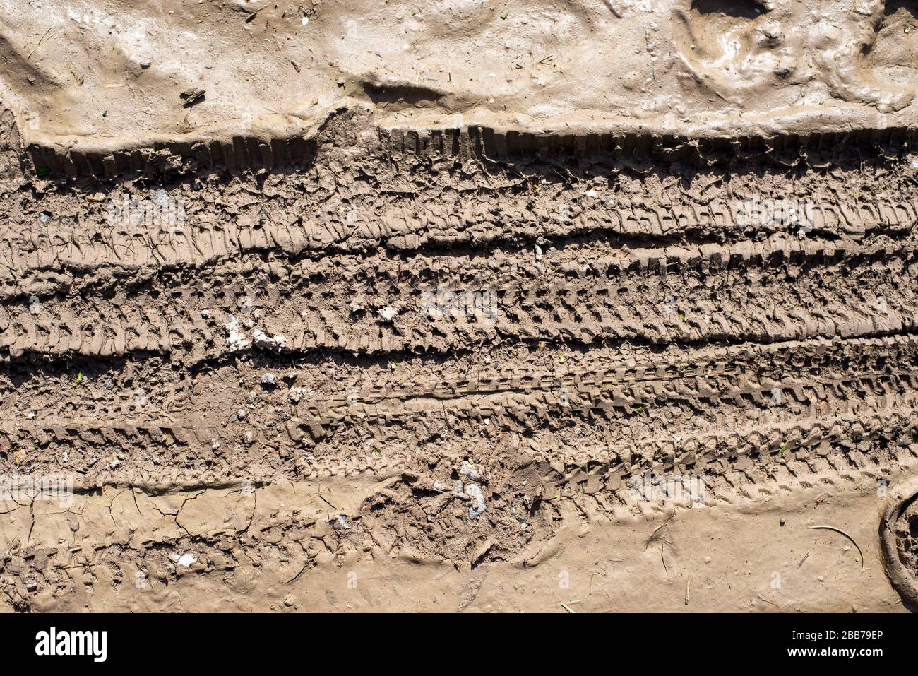 Bicycle tyre tracks hires stock photography and images Alamy