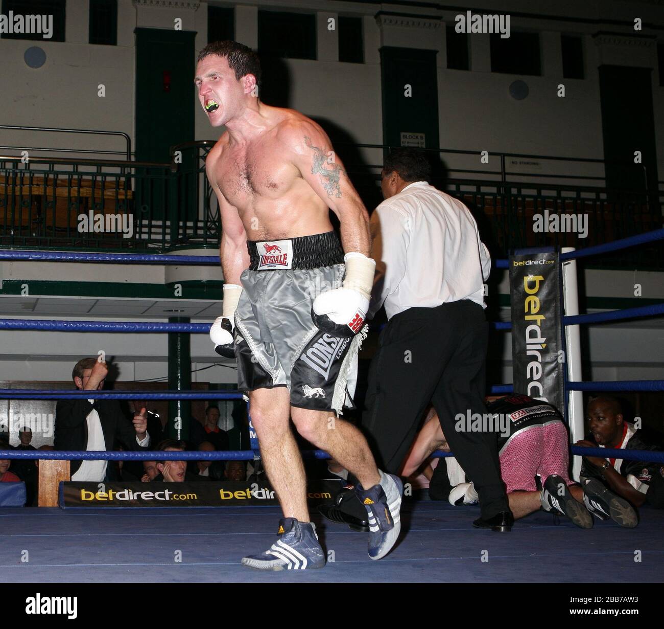 T50 Boxing Ramsgate Scott Woolford (Ramsgate, pink/black shorts) loses to Tom Glover ...