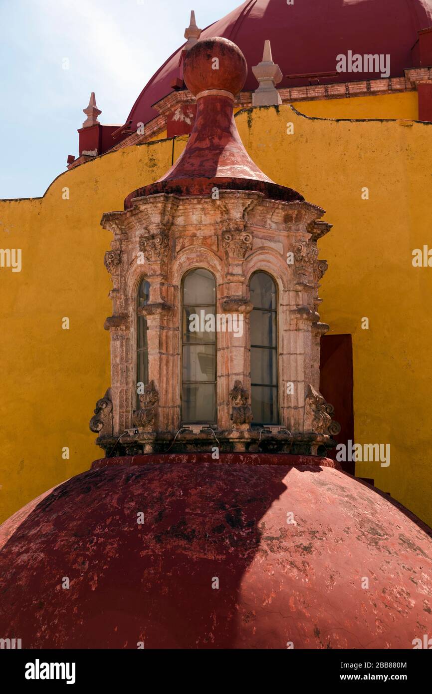 Mexiico, Guanajuato,The Basïlica de Nuestra Seńora de Guanjuato, the main church in the city. Spanish Colonial architecture. Stock Photo