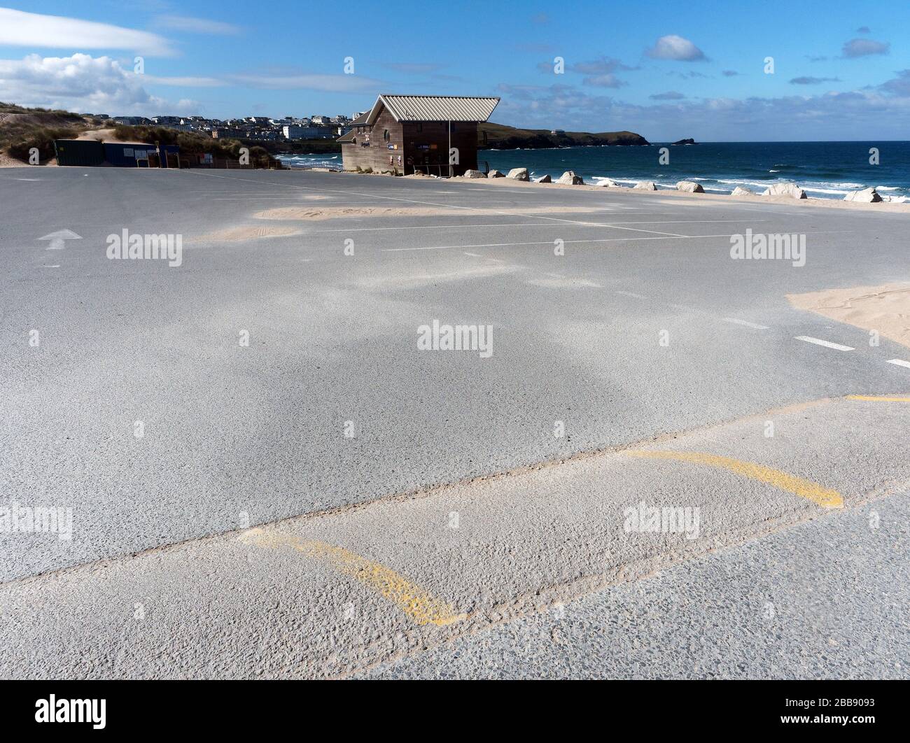 Newquay, Cornwall, UK, 30th March 2020. Covid 19 deserted beach, Rick Steins, Fistral beach bar, The Fish House Fistral beach complex, Newquay Cornwal Stock Photo