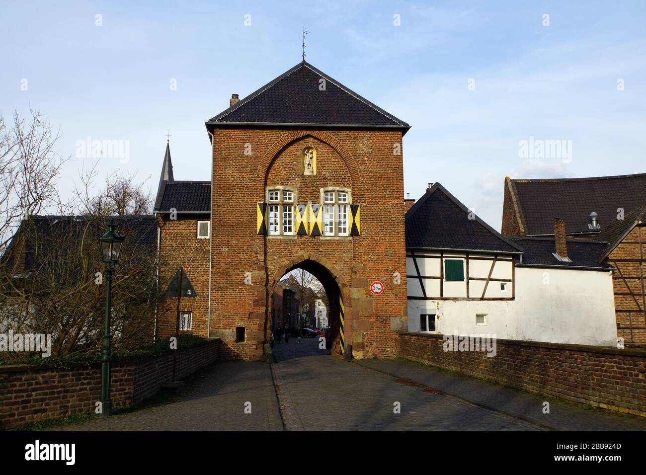Agatha-Tor, historischer Ortskern von Alt-Kaster, Bedburg, Nordrhein-Westfalen, Deutschland Stock Photo