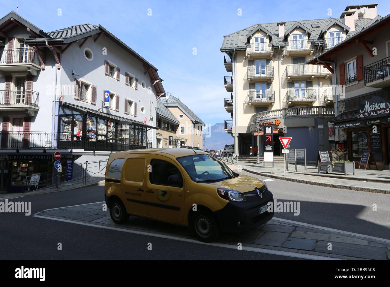 Centre-ville. Confinement. Coronavirus. Covid-19. Saint-Gervais-les-Bains. Haute-Savoie. France. Stock Photo