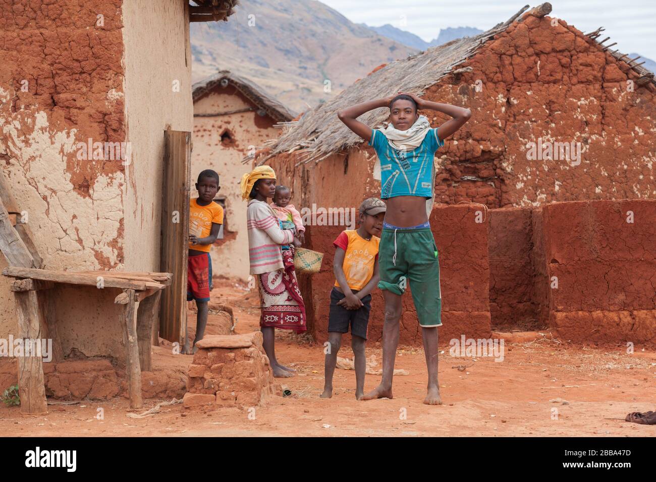 Poor african family hi-res stock photography and images - Alamy