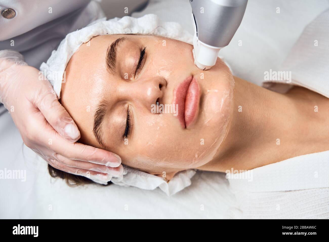 Face Skin Care. Close-up Of Woman Getting Facial Hydro Microdermabrasion  Peeling Treatment At Cosmetic Beauty Spa Clinic. Hydra Vacuum Cleaner Stock  Photo - Alamy