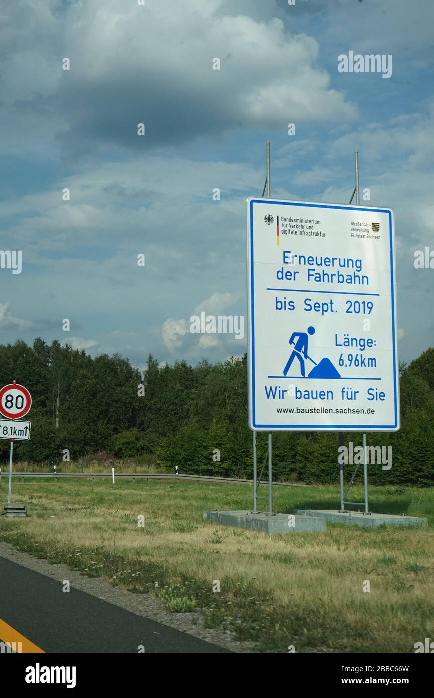 'Deutsch: Unterrichtungstafel Richtung Dresden. Hier Erneuerung der Fahrbahn.; 2 August 2019, 17:42:10; Own work; PantheraLeo1359531; ' Stock Photo