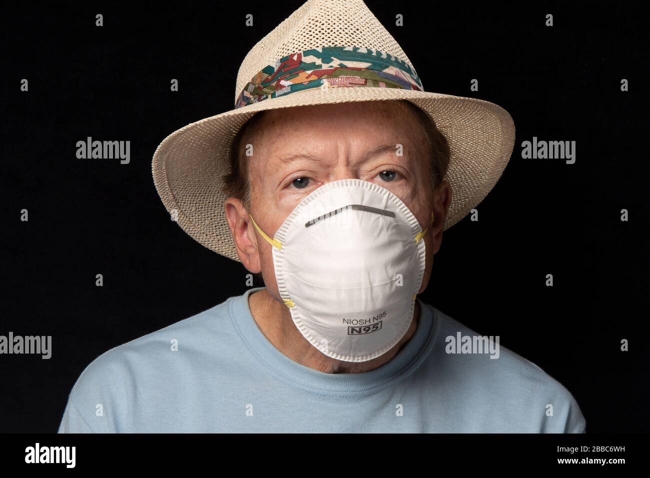 Man wearing n95 surgical hi-res stock photography and images - Alamy