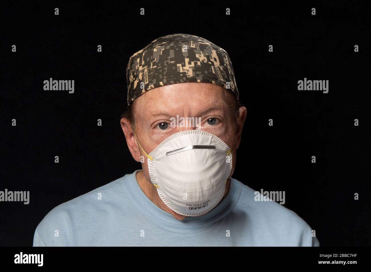 Wearing n95 mask hi-res stock photography and images - Alamy