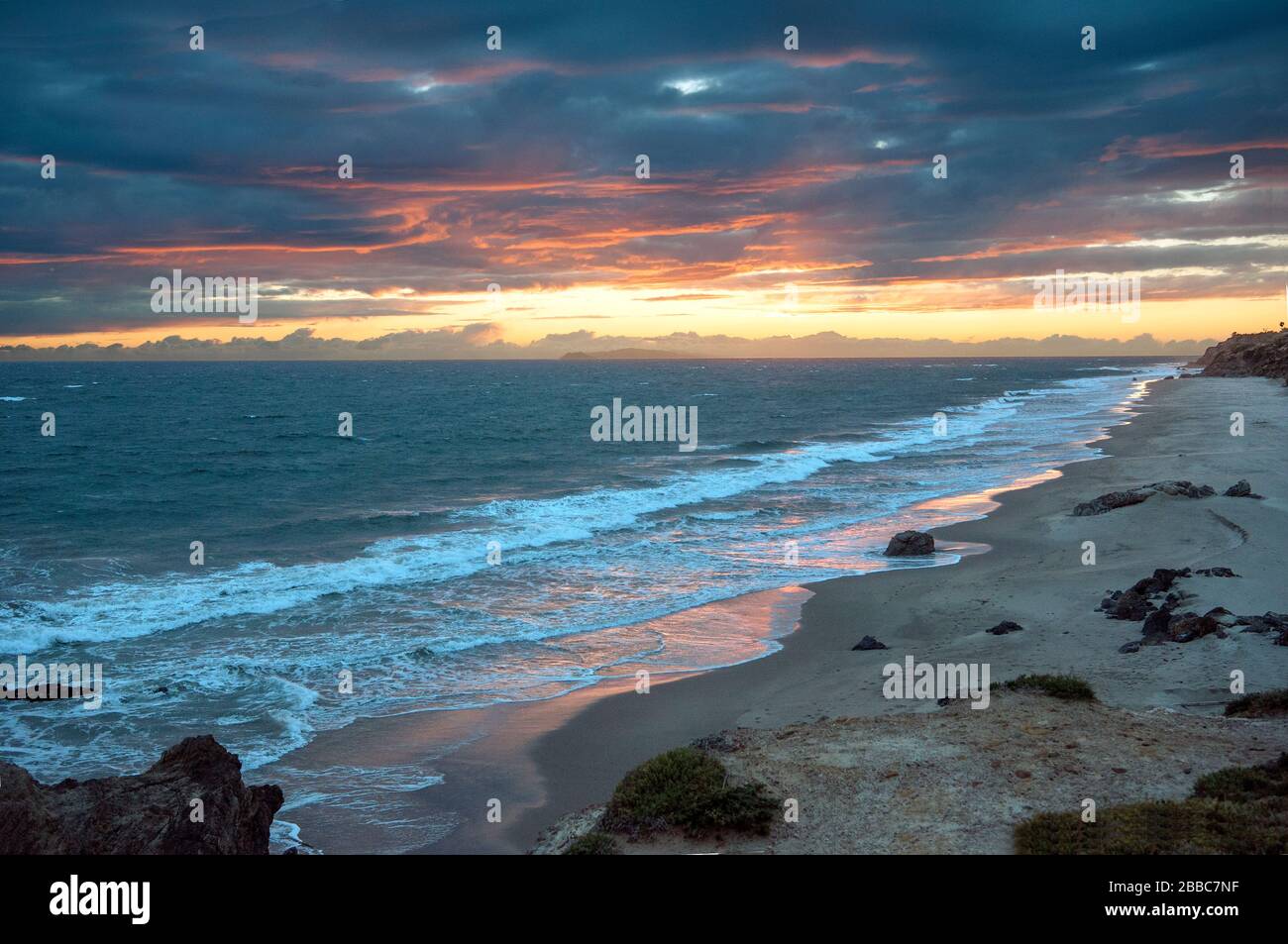 Colorful sunset ocean coast hi-res stock photography and images - Alamy
