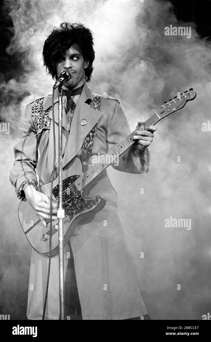 Prince performing on the second leg of his Controversy Tour