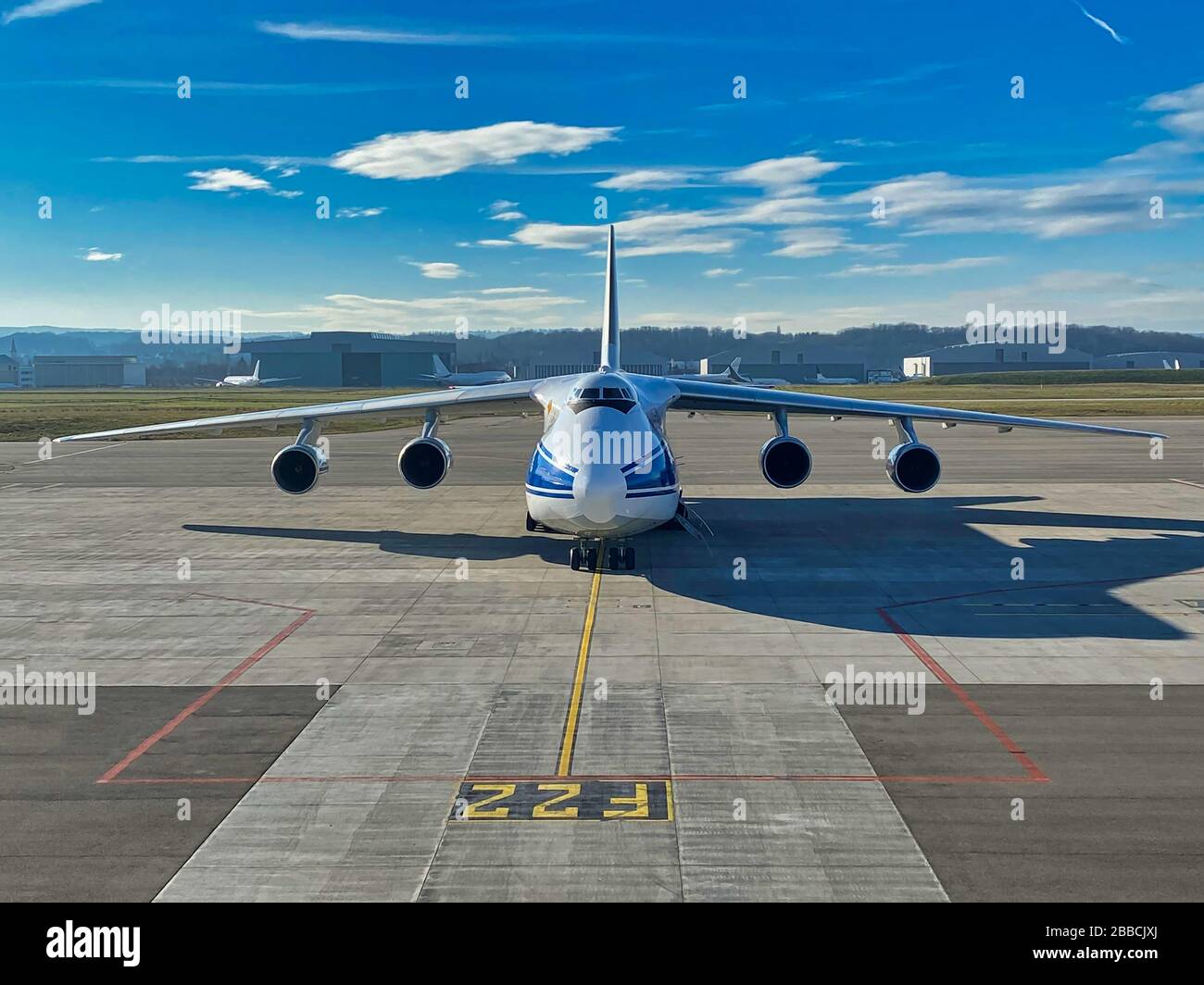 antonov an-124 on the ground for fuel stop, transport Stock Photo