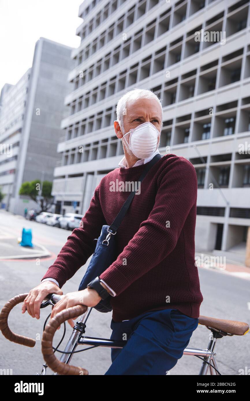 Man covid mask hi-res stock photography and images - Alamy