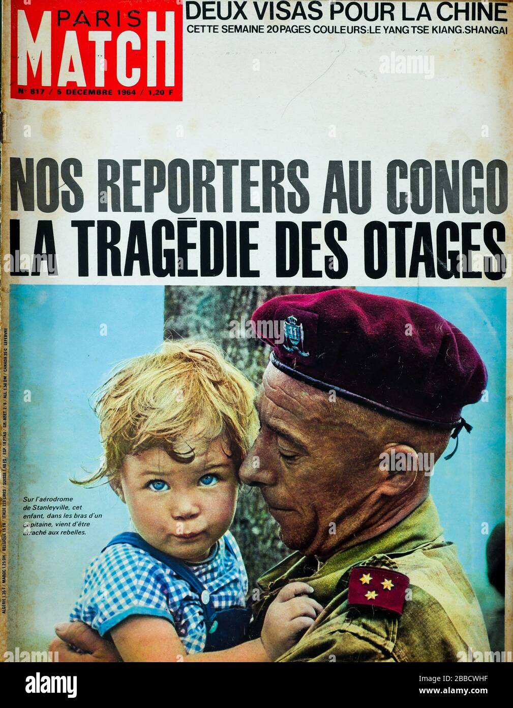 Frontpage of French news and people magazine Paris-Match, n° 817, Civil war in Belgian Congo: belgian red berets rescue hostages in Congo, 1964, France Stock Photo
