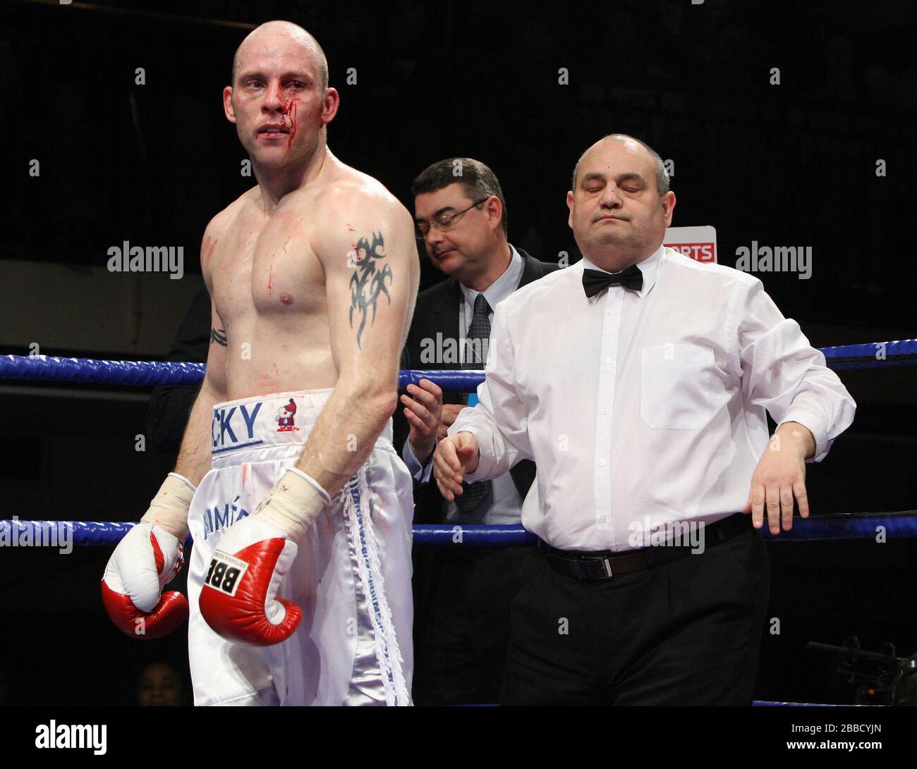 Tony Salam (Finchley, black shorts) defeats Richard Horton (Romford