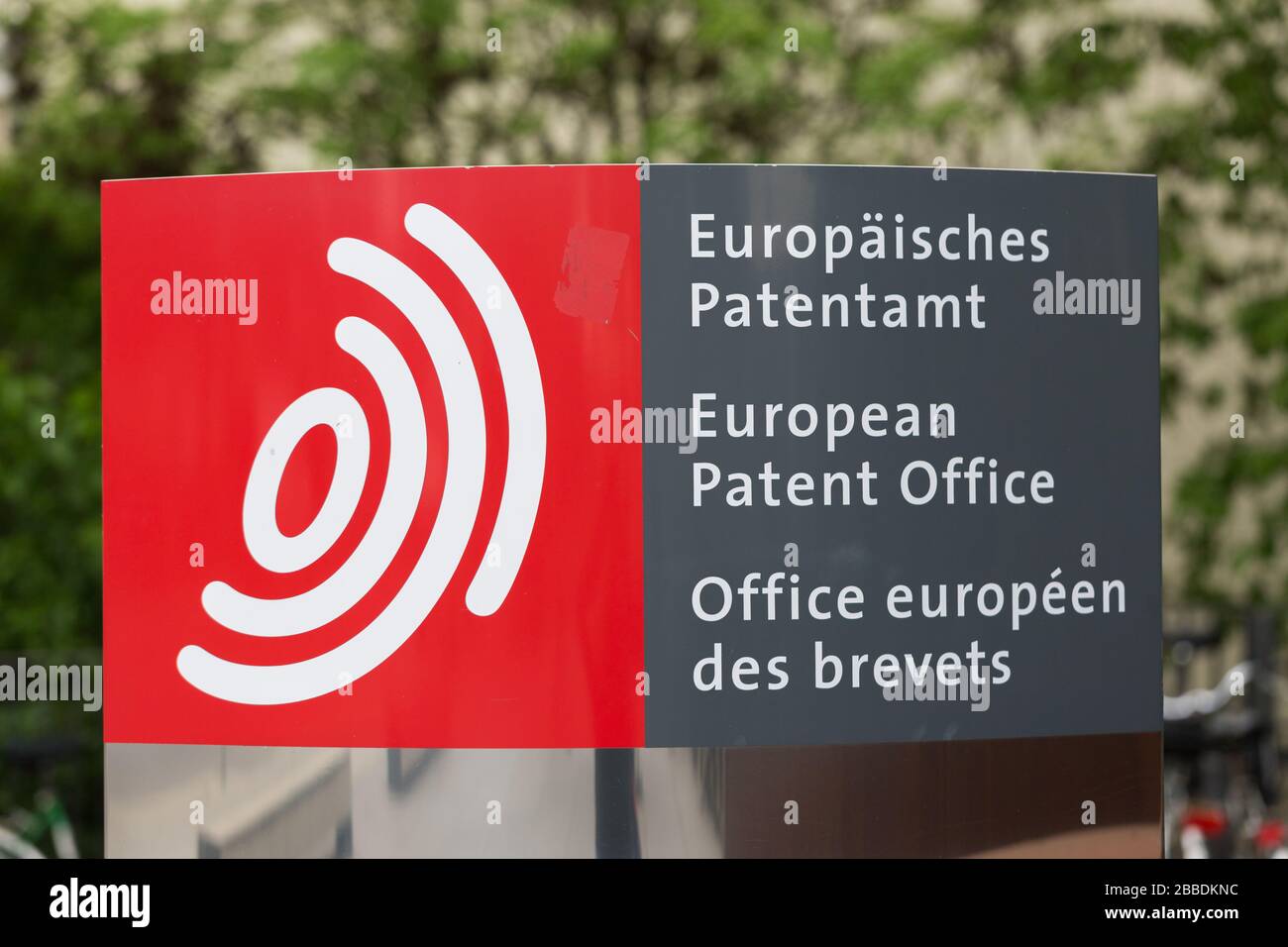 Signpost at the entrance of the European Patent Office headquarters in Munich (EPO). In 2018 the EPO received around 174.000 applications. Stock Photo