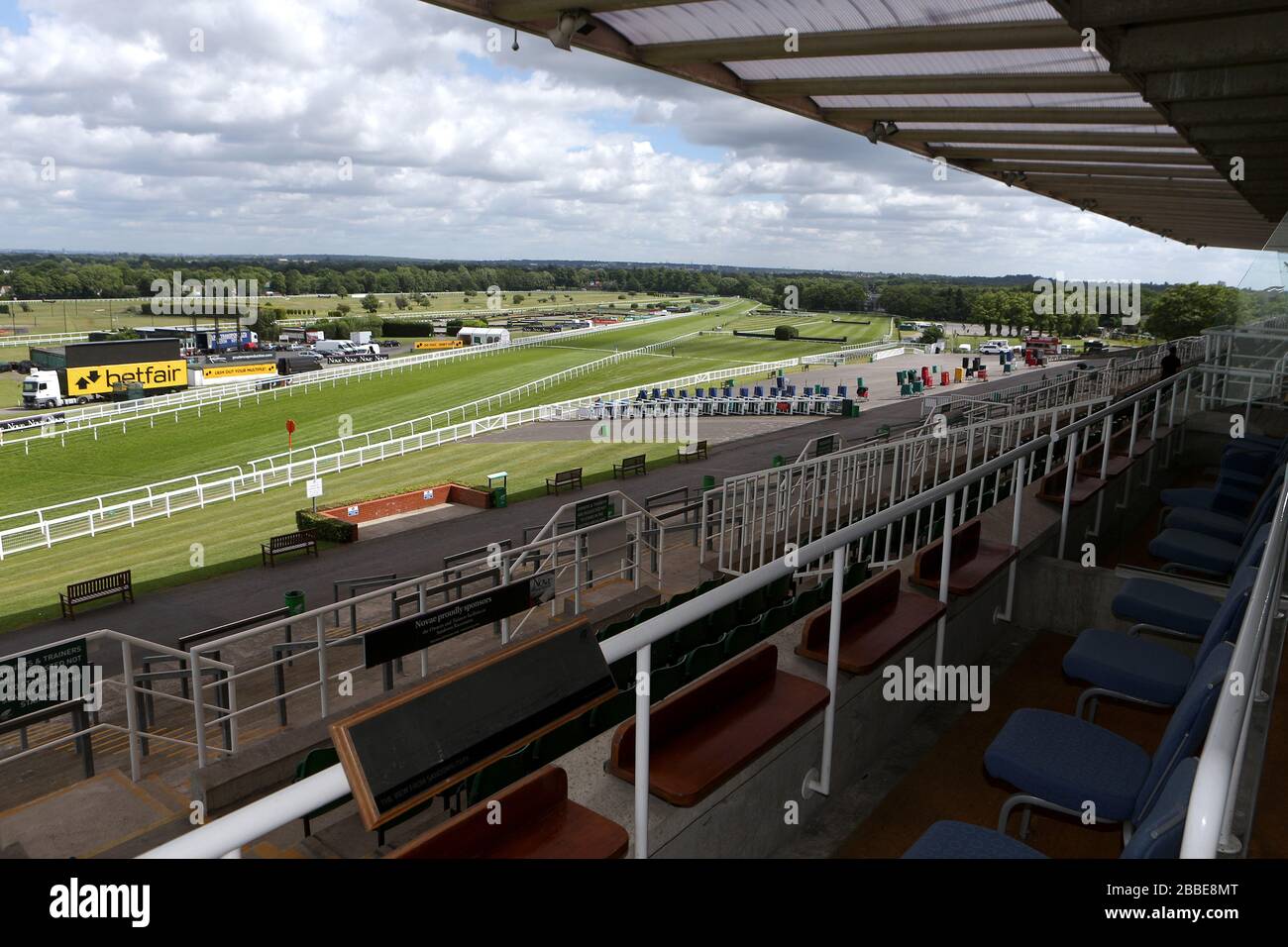 Sandown park racecourse hires stock photography and images Alamy Sandown park racecourse hires stock photography and images Alamy