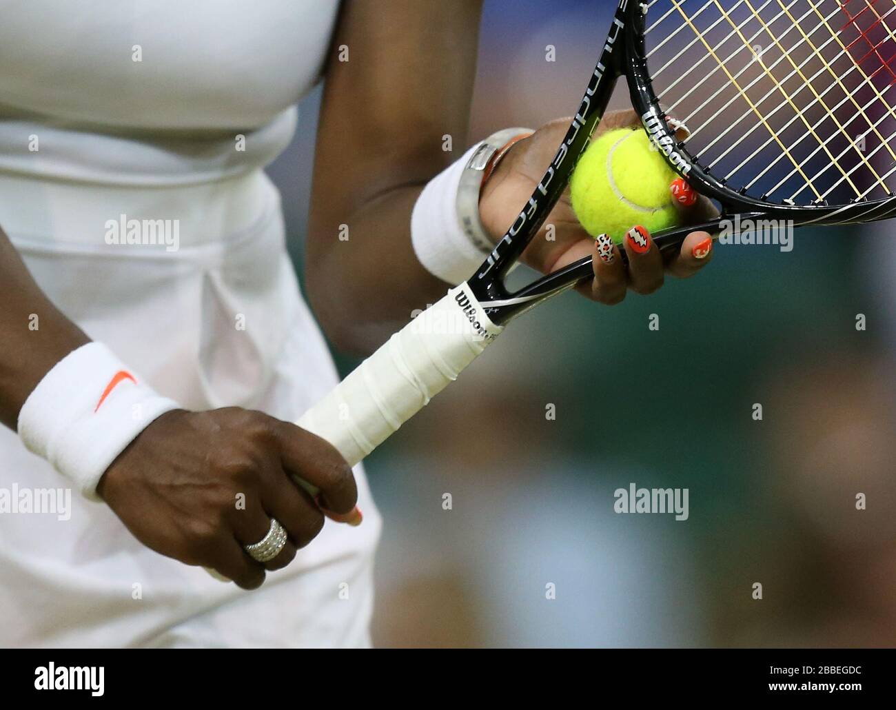 Anyone else impressed that Coco plays with (very) long nails? : r/tennis