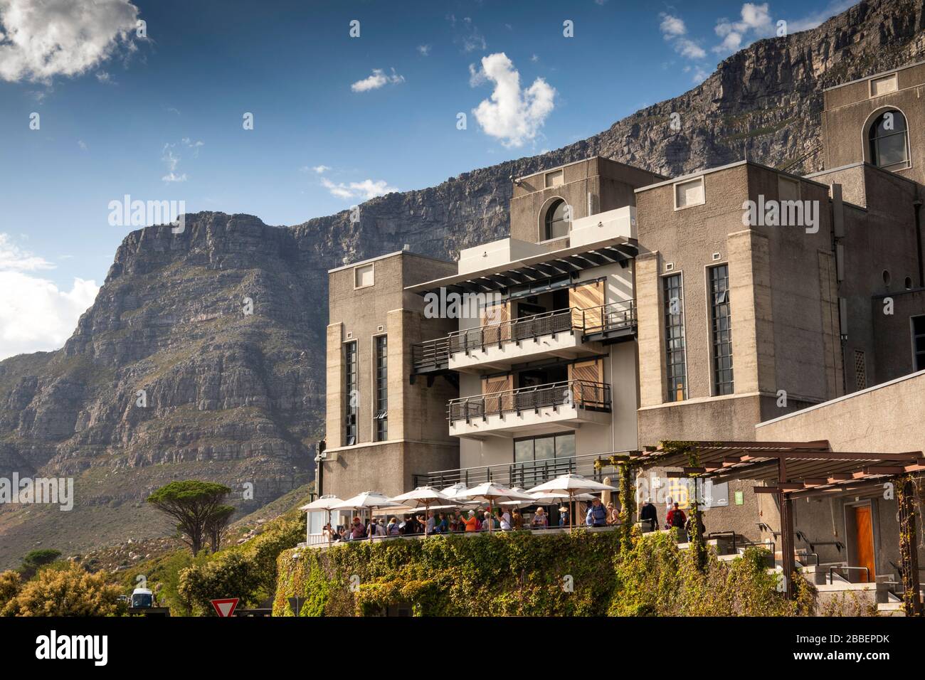 South Africa, Cape Town, Tafelberg Road, Table Mountain Aerial Cableway, visitors at Art Deco lower station Stock Photo