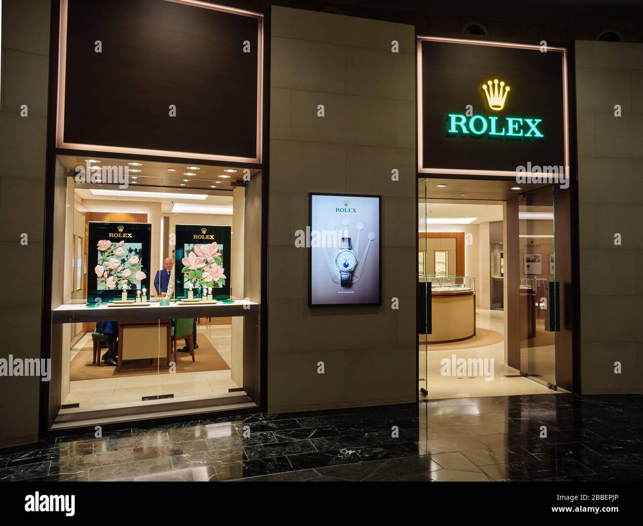 Page 2 - Rolex Boutique High Resolution Stock Photography and Images - Alamy
