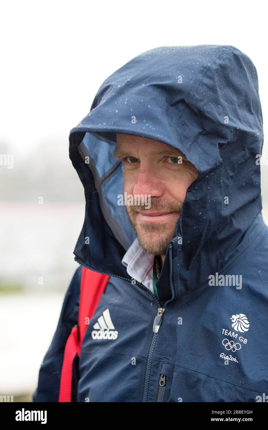 Rio de Janeiro. BRAZIL. GBR M2- coach, Rob DAUNCEY, kitted out for the  weather at the 2016 Olympic Rowing Regatta. Lagoa Stadium, Copacabana,  “Olympic Summer Games” Rodrigo de Freitas Lagoon, Lagoa. Wednesday