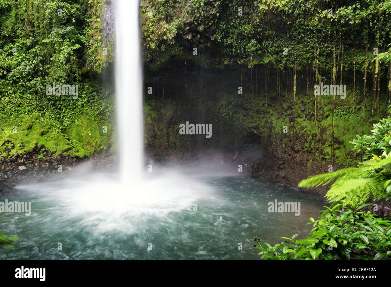 Catarata or waterfall Rio La Fortuna. Beautiful nature area close to Arenal Volcano, La Fortuna, Costa Rica. Stock Photo