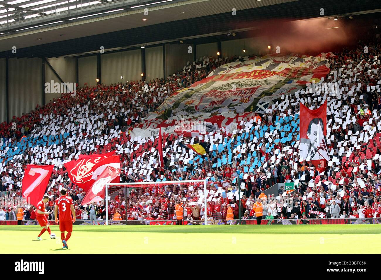 verjaardag oorsprong deze A general view of the Kop end at Anfield during the game Stock Photo - Alamy