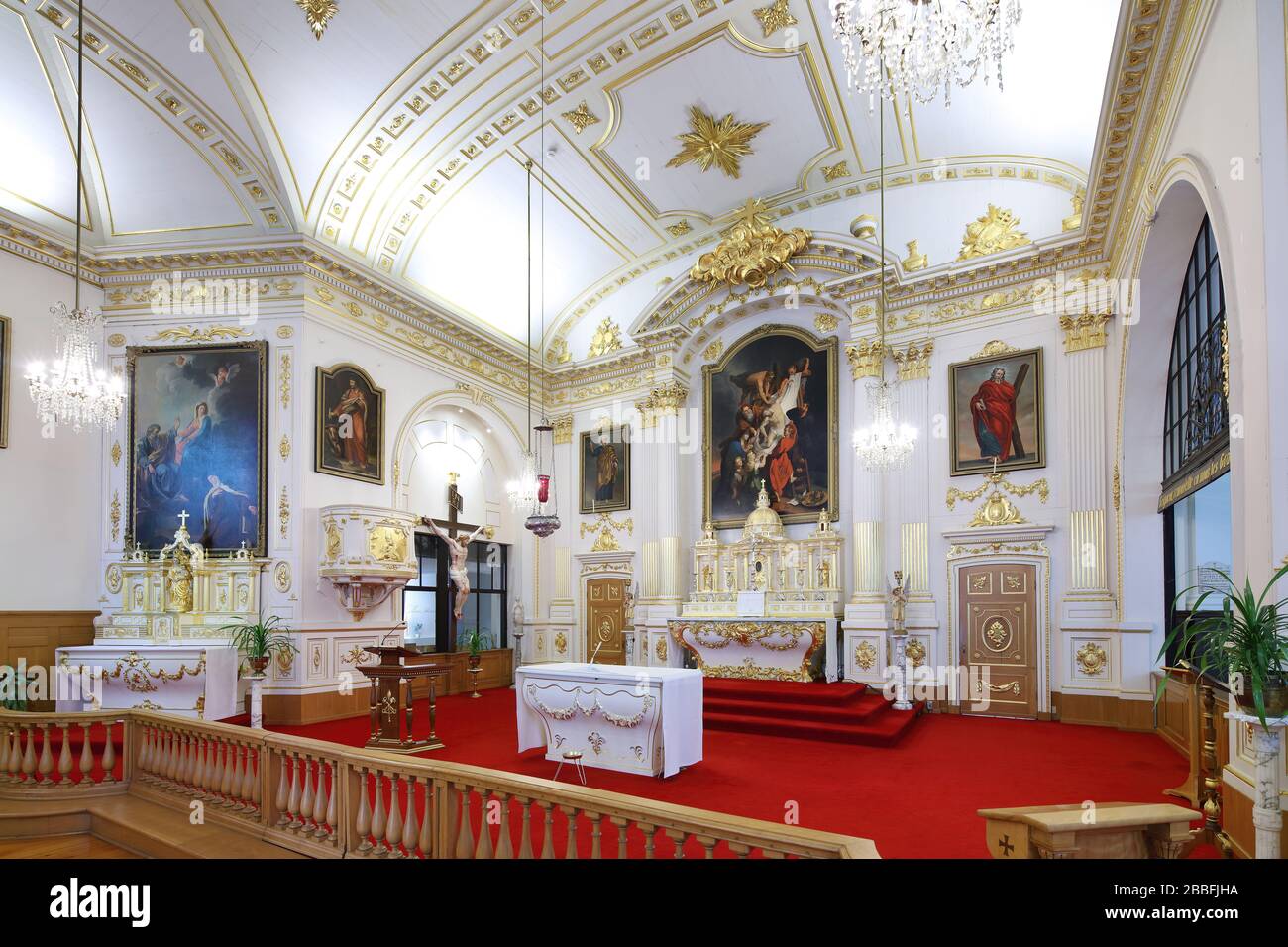 Interior of the Church of Le Monastere des Augustines (Monastery of the Augustinian Sisters) adjacent to Quebec City's Hotel-Dieu hospital where the sisters have cared for the ill and the destitute since 1639. Upper Town, Quebec City, Province of Quebec, Canada Stock Photo