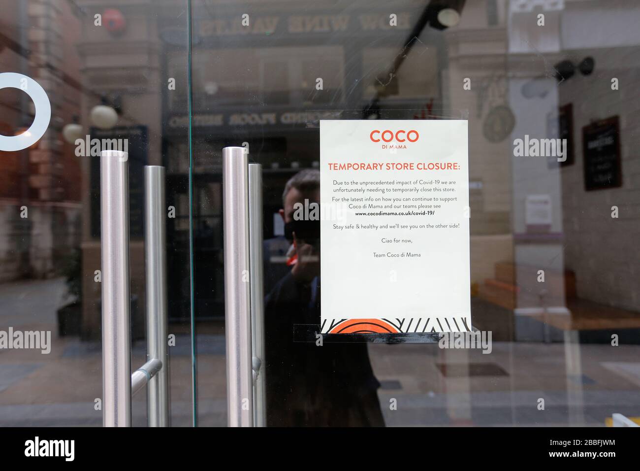 London, UK. 31st March 2020. COVID-19 pandemic closed shops around St.Pauls Cathedral and nearby with streets nearly empty or empty. Credit: AM24/Alamy Live News Stock Photo