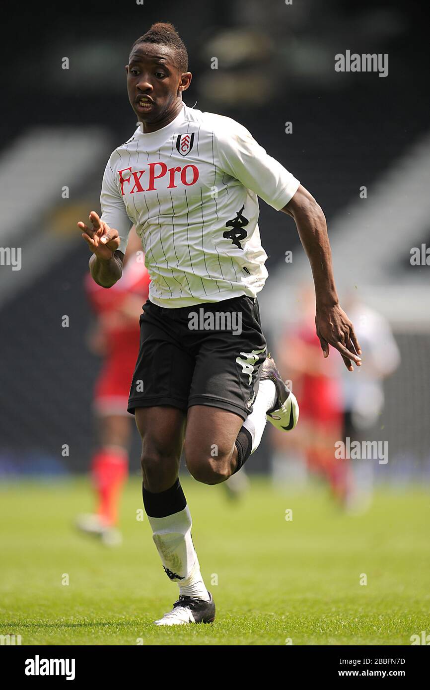 Moussa Dembele Fulham Stock Photo Alamy