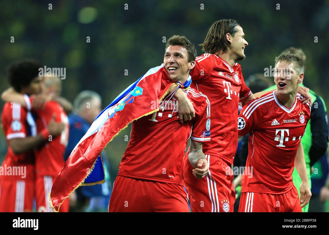 Bayern Munich's Mario Mandzukic celebrates winning the Champions League on  the pitch Stock Photo - Alamy