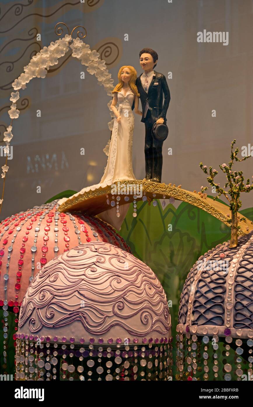 shop window with wedding cakes, Vienna, Austria Stock Photo