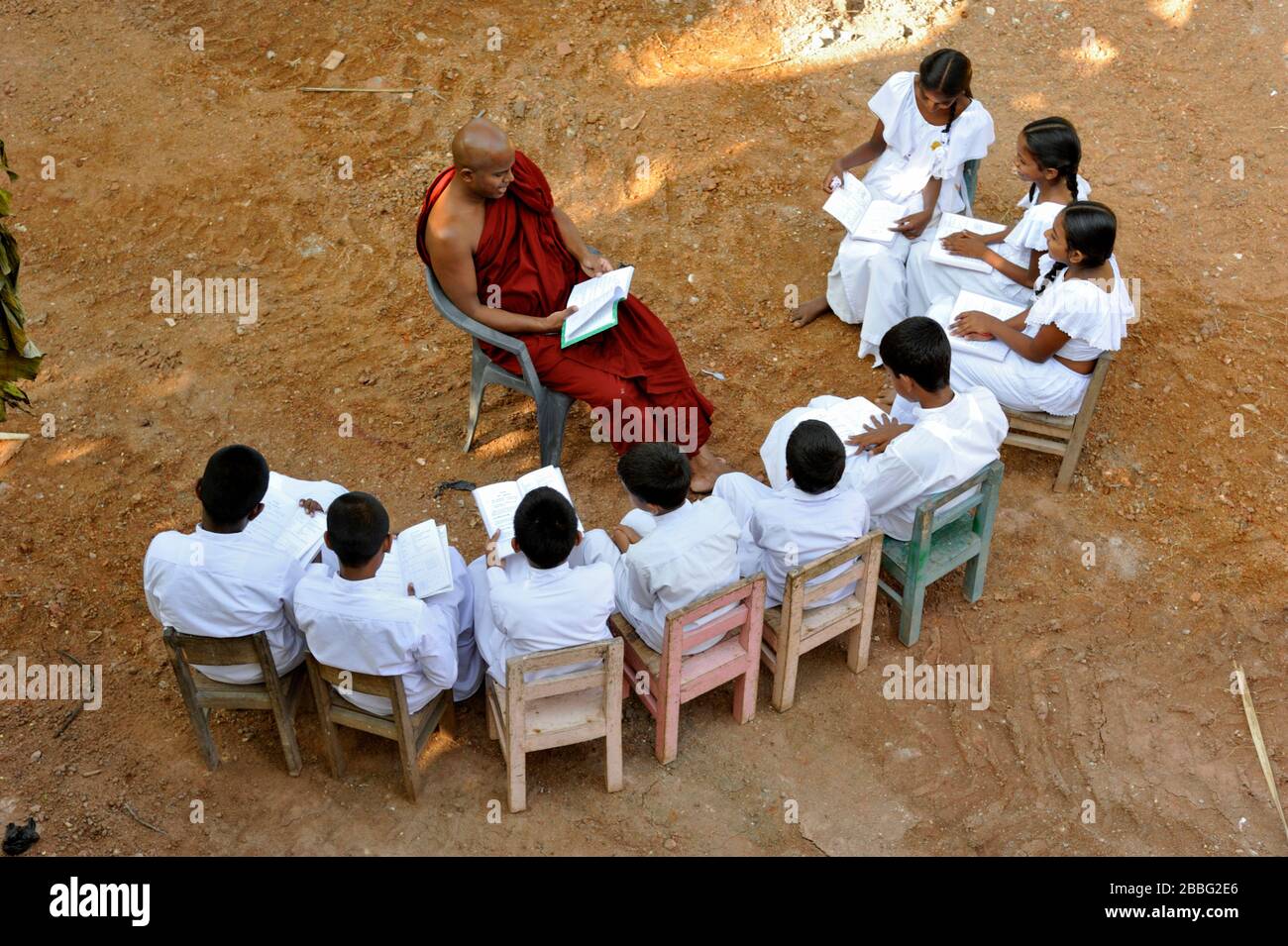 Sri Lanka, Mirissa, Dhammikagiri Viharaya Buddhist temple, Sunday