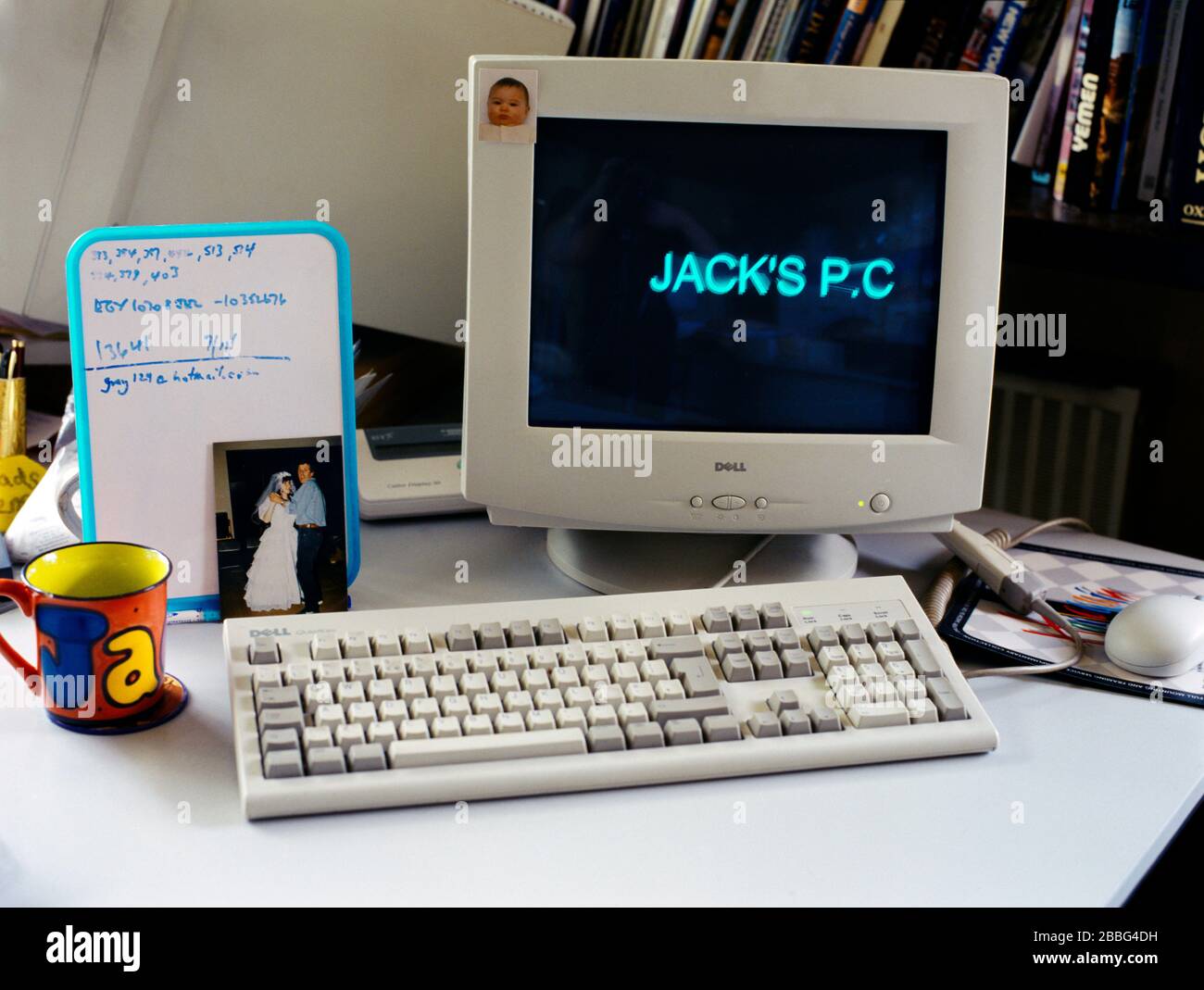 Personalized Desk Screen Saver On Computer Mug & Photograph Stock Photo - Alamy Personalized Desk Screen Saver On Computer Mug & Photograph Stock Photo - Alamy