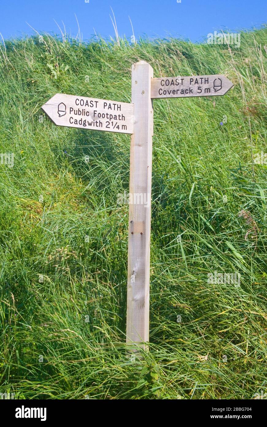 direction post on the south cornwall coastal path Stock Photo
