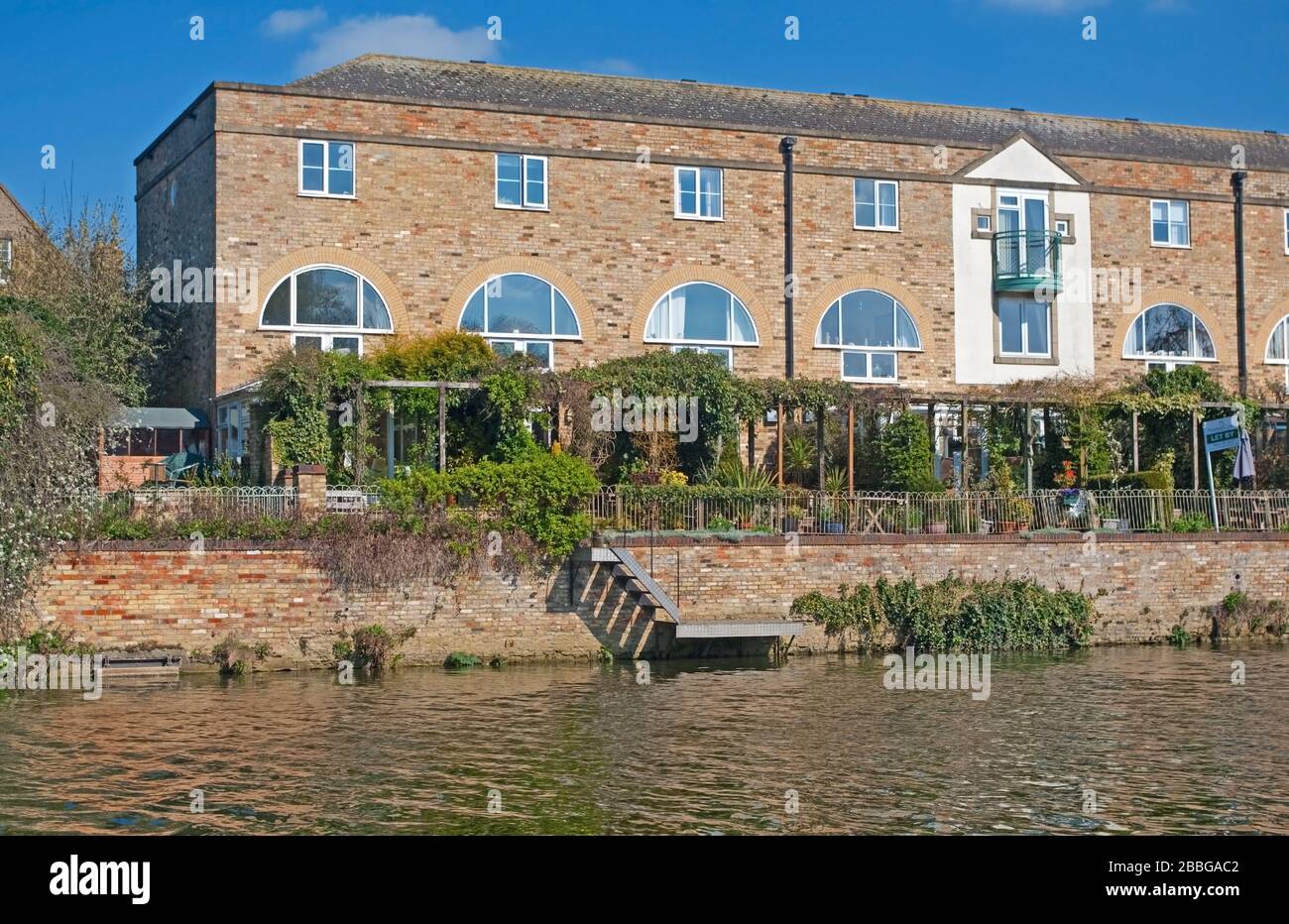 St Neots, Cambridgeshire, River Great Ouse, Building By Stock Photo Alamy