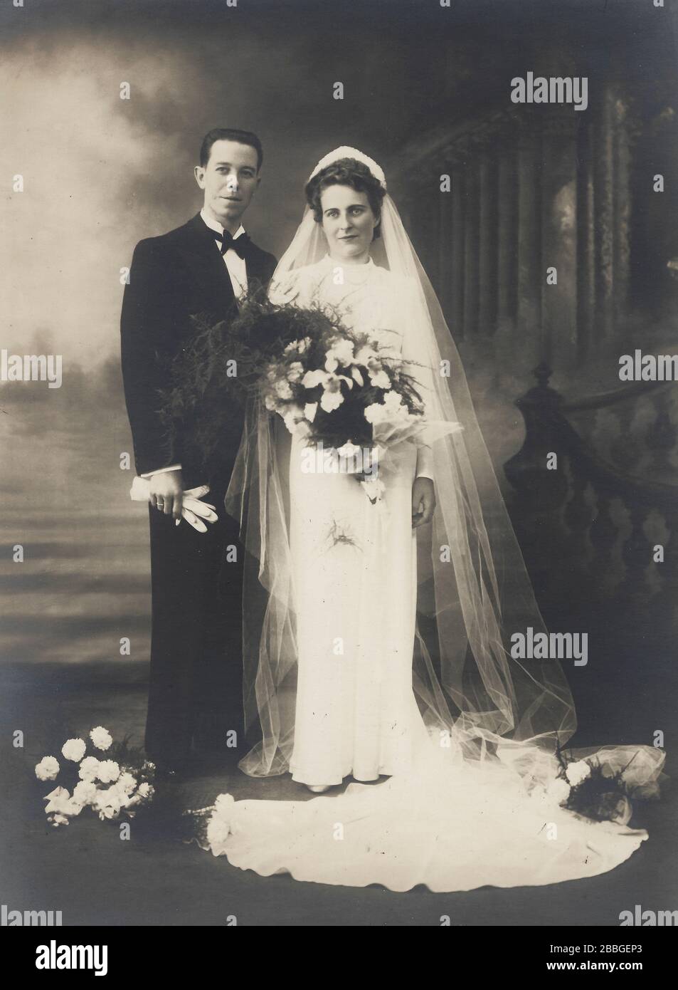 Wedding photo from a couple around 1920 in the photographers photostudio in Antwerp, Belgium Stock Photo